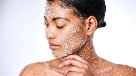How To Remove Dead Skin Cells From The Face At Home