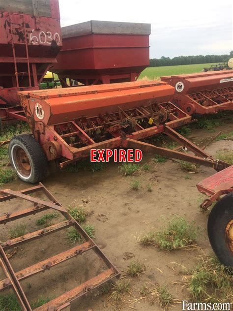 Massey Ferguson #26 15 run Grain Drill for Sale | Farms.com