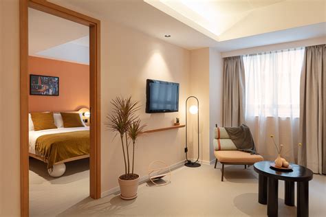 Located in sheung wan, a hip neighborhood on hong kong island near the main business district, sleeep caters to solo tourists, overworked hong i stayed at sleeep last march on a business trip to hong kong. Hong Kong Island Long Stay Hotel Sheung Wan - The Figo