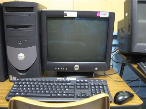 Filedell Desktop Computer In School Classroom Wikimedia Commons