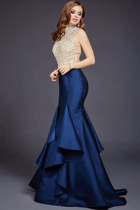 Pin By Alexandra Garcia On Vestidos De Gala Designer Evening Gowns