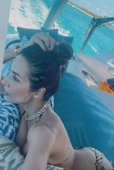 Malaika Arora In Her Bikinis Looks The Hottest And Sexiest See These