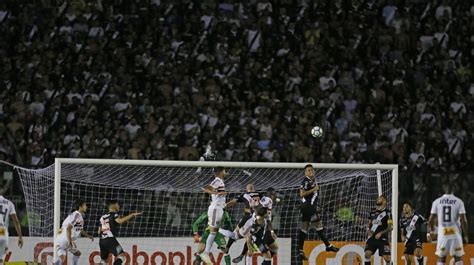A atividade foi dividida em duas etapas: Vasco vence São Paulo e respira na sua luta contra o ...