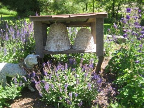 Garden Whimsy Bee Garden Nature Garden Garden Art Pretty Gardens