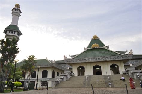 La distancia entre la mezquita y la meca es 8722,48 km noroeste. tungkaiZX 2.0 Alpha: Masjid Al Azim