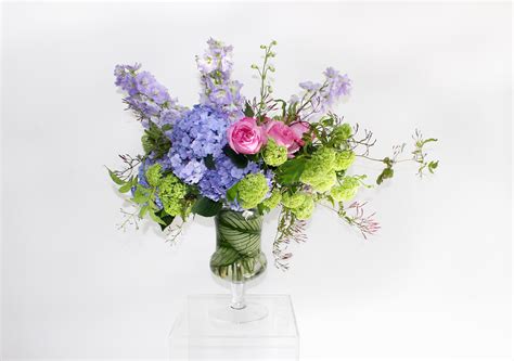 My mother just always told me to hold them upside down haha. How To Arrange Flowers 6 Diy Floral Arrangements ...
