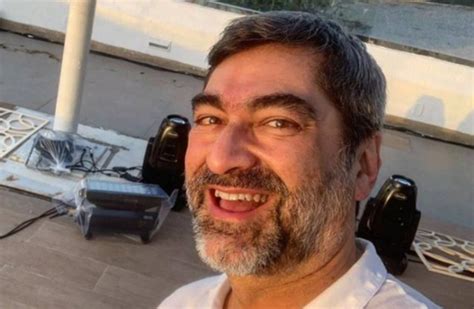 Mônica martelli é uma das comentaristas do programa 'sai justa', no gnt, e sempre causa nas redes sociais com suas opiniões coerentes. Zeca Camargo presta uma linda homenagem a amiga Renata ...