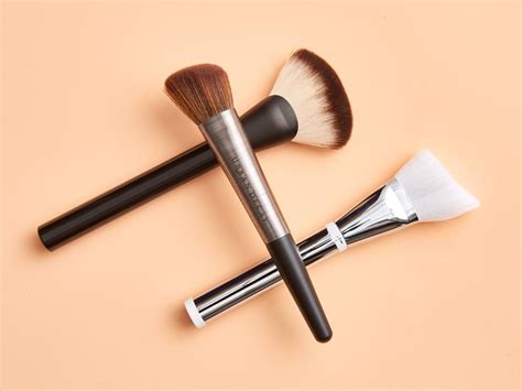 A Guide To Every Face Makeup Brush
