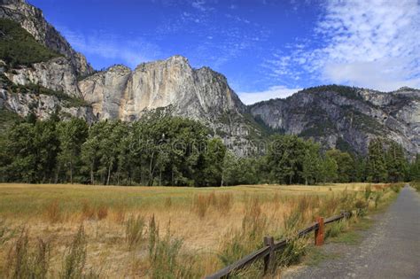 Yosemite National Park Stock Image Image Of Tourism 35078921