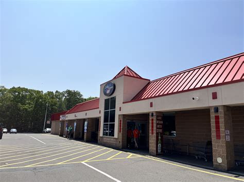 TOUR: Lake Region IGA - Hawley, PA
