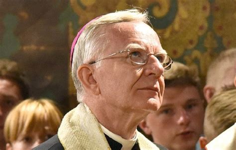 Ostrzegł wiernych przed ideologią singli, która nakazuje. mantolecik - mantolecik dla każdego