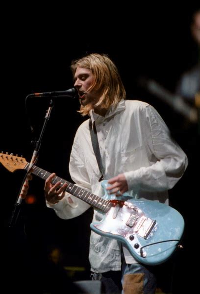 A talented yet troubled grunge performer, kurt cobain was the frontman for nirvana and became a rock legend in the 1990s with albums 'nevermind' and 'in utero.' who was kurt cobain? 40+ Rare Photos Of Kurt Cobain's Life | Art-Sheep