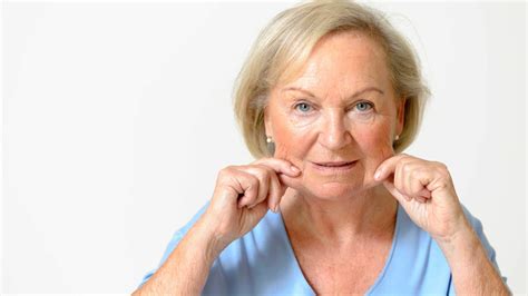 What Causes Jowls And What Treatments Are There