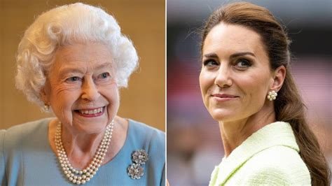 Queen Elizabeth’s Signature Make Up Trick For Timeless Glamour That Kate Middleton’s Never Used