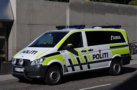 14 09 02 Oslo Ralfr 162 Police Cars By Country Wikimedia Commons