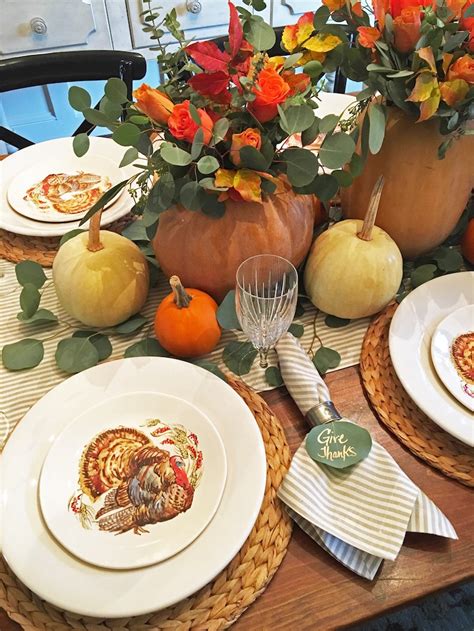 23 gorgeous thanksgiving tablescapes and table setting ideas