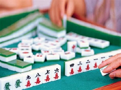 Board game bars in china and where to find them. 20 Pictures of Chinese crazy About Mahjong
