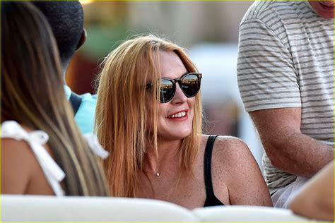 Lindsay Lohan Steps Out After Friend Hofit Golan Denies Pregnancy Rumors Photo 3721383