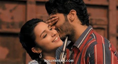 Parineeti Chopra Kisses In Ishaqzaade With Arjun Kapoor ~ Hot Girl Pictures