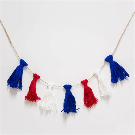 How To Make A Christmas Tassel Garland With Embroidery Floss Diy