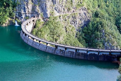 The 10 Tallest Dams In Italy Worldatlas