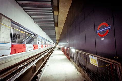 New Roundels Installed At Battersea And Nine Elms Ahead Of Northern