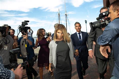 lori loughlin and mossimo giannulli to plead guilty in college admissions scandal the new york