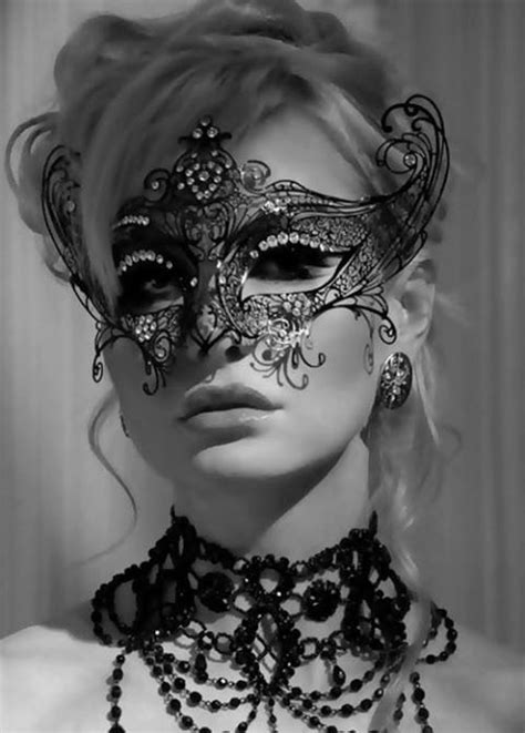 Luxury Women Filigree Venetian Masquerade Halloween Laster Cut Metal