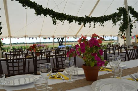 Locust solid wood/acacia solid wood our mahogany chiavari chairs will add a polished look to a wedding ceremony, reception, graduation, birthday party, corporate event or celebration. mahogany chiavari wedding chairs | Wedding chairs ...