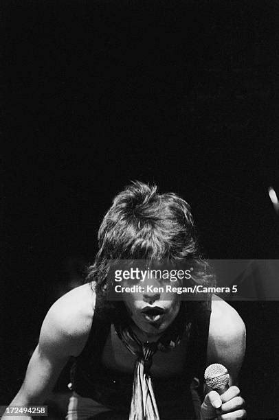 Mick Jagger 1972 Stockfotos En Beelden Getty Images