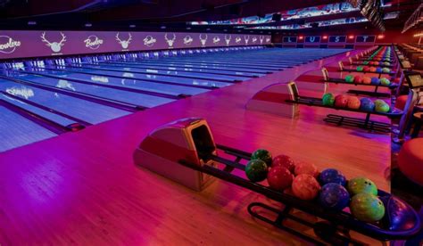 This Bowling Alley Bar Serves Up Retro Vibes In An Upscale Setting