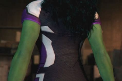 marvel s she hulk teaser trailer shows off tatiana maslany in green polygon