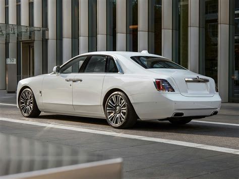 2021 Rolls Royce Ghost Pictures