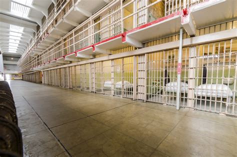 Innen alcatraz stahlgefängniszelle anti staub gesicht maske waschbar filter mehrweg waschbar innen alcatraz stahlgefängniszelle alcatraz alcatraz,kaufen sie von verkäufern aus china und aus. Alcatraz in San Francisco - Das ehemalige Gefängnis und ...