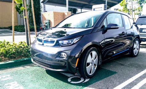 All global i3 rex models are fitted with the same size fuel tank. BMW Recalling 19,000 i3 REx Units Over Fuel-Vapor Fire Danger | CleanTechnica