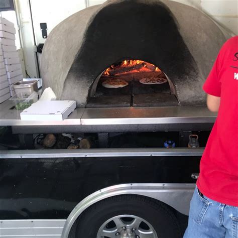 Stella Fiore Wood Fired Pizza Truck Food Truck In Belltown