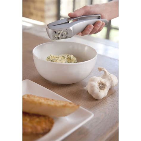 Zyliss Susi 3 Garlic Press With Cleaner Fast Shipping