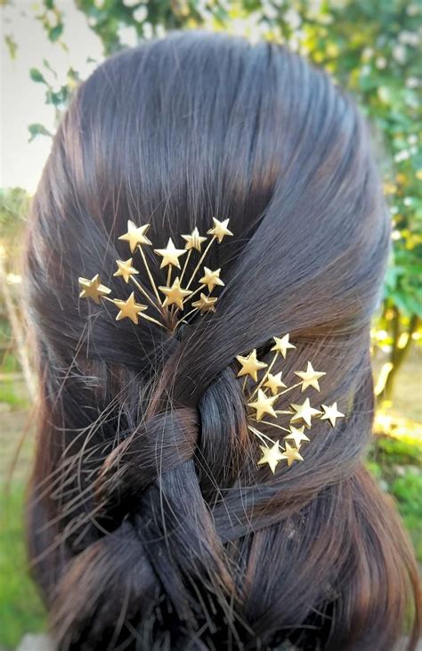 Celestial Gold Star Hair Pins Gold Stars Hairpins Set Of 2 Etsy Tocados De Novia Pedazo De