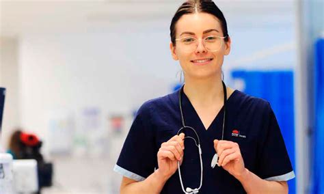 Made with breathable cotton fabric, these uniforms come in an array of styles and colours so nurses can express their personalities while remaining cool and comfortable. Begin a rewarding career as an Enrolled Nurse - Nepean ...