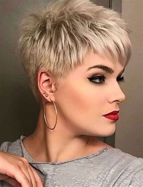 28 40 Best Short Hairstyles For Thick Hair Hairstyle Catalog