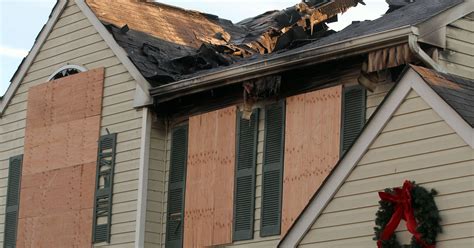 Family of 5 displaced in Howell fire