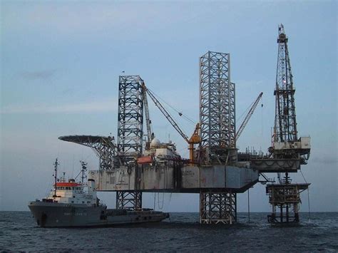 Komplot memancing di pelantar minyak perairan terengganu oleh pemancing dari muar johor. Pelantar Minyak (Oil Rig) di Perairan Terengganu - Mymilamin