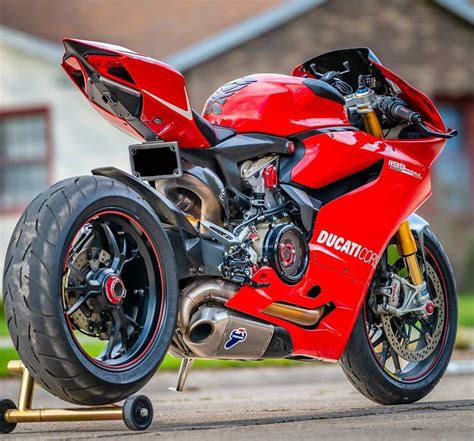 The Beast Ducati Panigale 1199 📸 ドカティ スーパーバイク バイク
