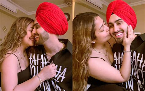 Adorable Neha Kakkar Showeres Hubby Rohanpreet Singh With Kisses On