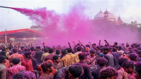 Banaras Hindu University Withdraws Order Banning Holi 2023 Celebrations Inside Campus Latest