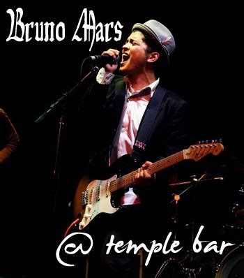 And it makes you feel alone just know that i would die for you baby i would die for you, yeah the distance and the time between us it'll never change my mind, 'cause baby i would die for you baby i would die for you, yeah i'm finding ways to manipulate the feelin' you're goin' through but baby girl, i'm not blamin' you just don't blame me too, yeah Lirik Lagu Just The Way You Are