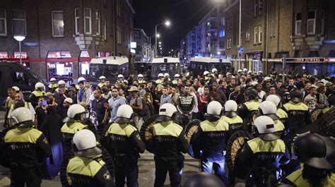 Mass Arrests In Dutch Riots After Police Custody Death Netherlands 2017 News Al Jazeera