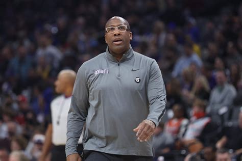 mike brown becomes 2nd sacramento kings coach to reach 40 wins