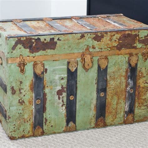 Do It Yourself Trunk Refinishing Ehow Antique Trunk Restoration