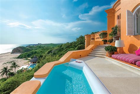 Los apartamentos la coteruca de la localidad costera de suances ofrecen alojamientos familiares con capacidad para seis personas (cuatro adultos y dos niños menores de doce años) y vistas al cantábrico, a escasos metros de la playa de la concha y de la punta del torco. The Most Expensive Suite at Mexico's Stunning Cuixmala Hotel | Architectural Digest